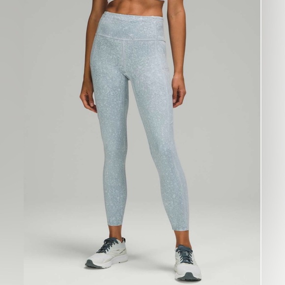 Lululemon Fast and Free Tight 25"
*Nulux size 8 - Picture 1 of 10
